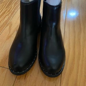 Women’s boots NWT
